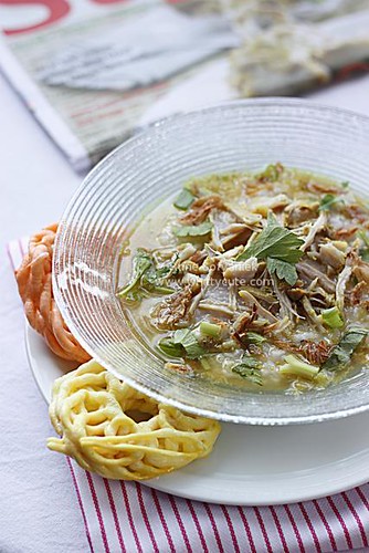 Bubur Ayam Kuah Kuning
